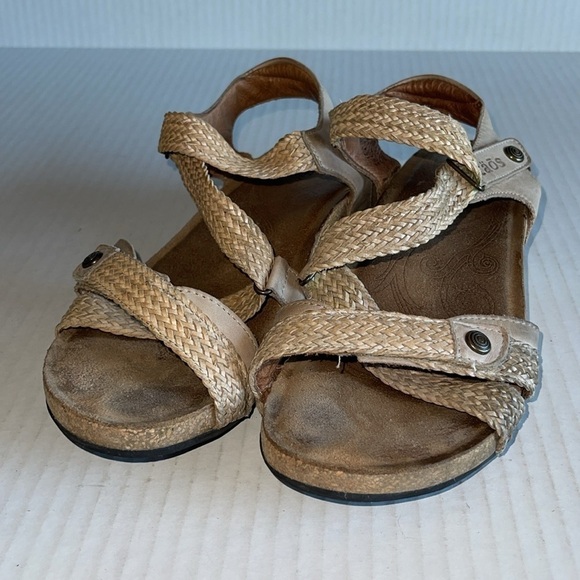 Taos Trulie Asymmetric Woven Sandals In Stone - Picture 4 of 12